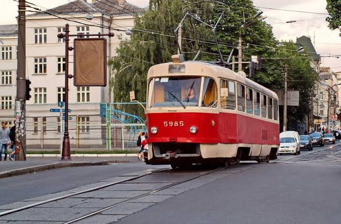 Трамвай №8 у Києві: маршрут, зупинки, розклад руху та корисна інформація для пасажирів